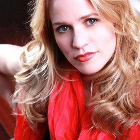 Lauren Kennedy